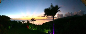 Lodge Colibris belle vue montagne pelée a 500 m plage dans un parc , Calme assuré Idéal pour découvrir le nord Caraïbes